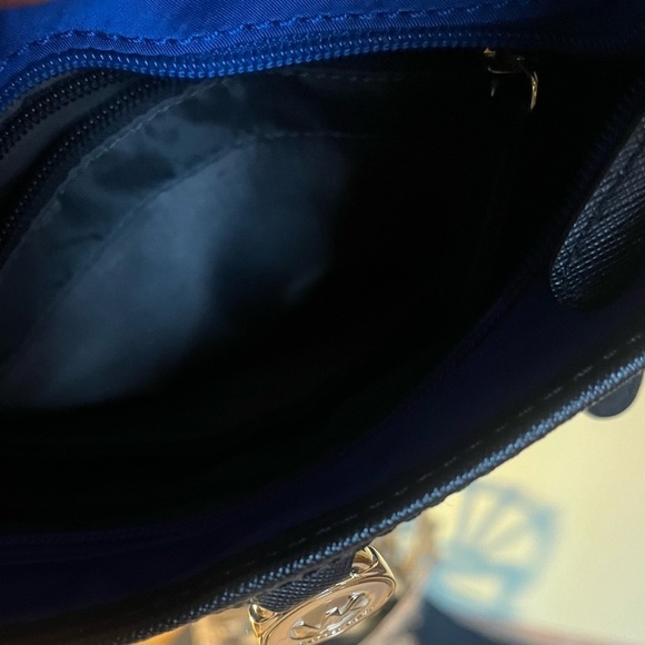 Michael Kors Nylon Large pocket Crossbody - Picture 5 of 6